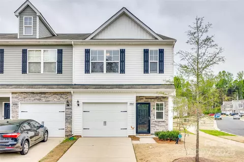 10002 Brittondale Ln, Charlotte, NC 28215