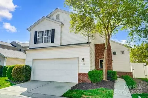 9052 Meadowmont View Dr, Charlotte, NC 28269