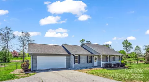 121 Blue House Rd, Hendersonville, NC 28792