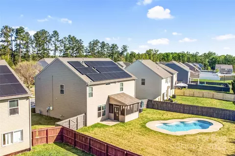3010 Berry Creek Rd, Charlotte, NC 28214