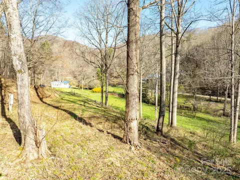 37 Wild Rock Ct, Clyde, NC 28721 photo 14