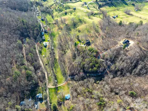 37 Wild Rock Ct, Clyde, NC 28721 photo 5
