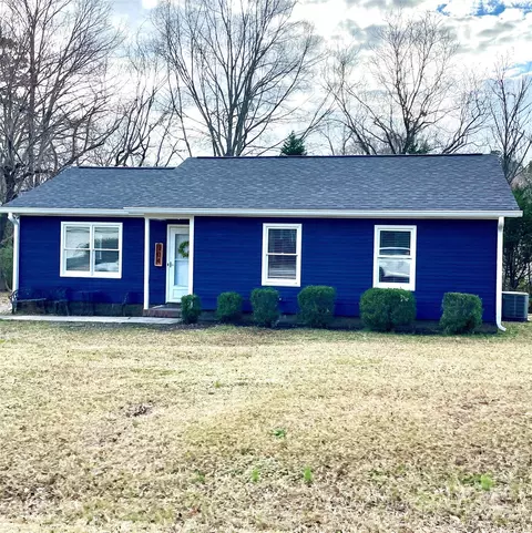 204 S Broome St, Waxhaw, NC 28173