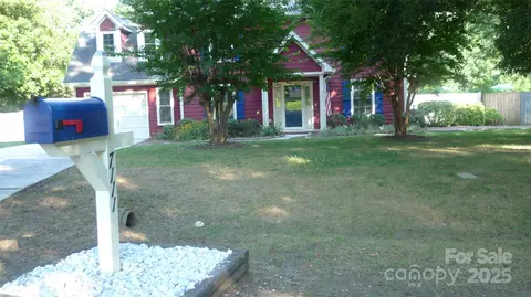 7111 Sythe Ct, Charlotte, NC 28226