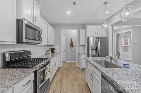 Entry Way - 6563 Kinder Ln, Lancaster, SC 29720 photo 2 of 5