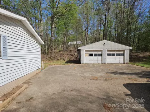 1586 Brook Ln, Denver, NC 28037 photo 4