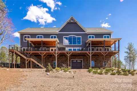 1555 Royal Ln, Lenoir, NC 28645