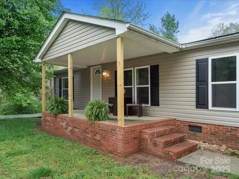 141 Hickory Creek Dr, Gastonia, NC 28052