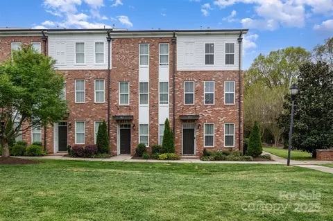 791 Seigle Point Dr, Charlotte, NC 28204