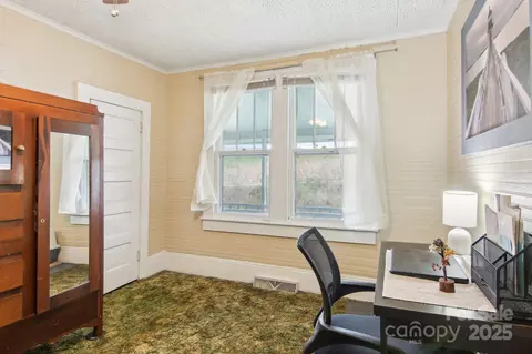 Bedroom - 21 Henry Dr, Clyde, NC 28721 photo 1 of 7