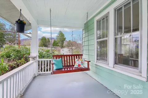 Exterior - 21 Henry Dr, Clyde, NC 28721 photo 2 of 12