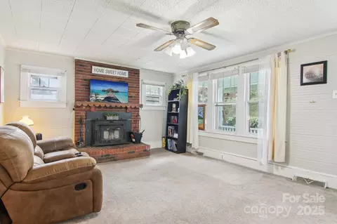 Living - 21 Henry Dr, Clyde, NC 28721 photo 4 of 5
