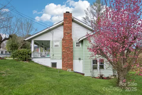 Exterior - 21 Henry Dr, Clyde, NC 28721 photo 9 of 12