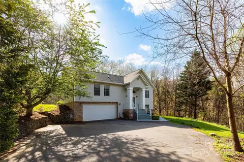110 Red Fox Den Rd, Mars Hill, NC 28754