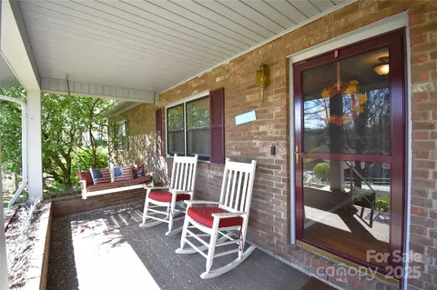 37 Hillside E Dr E, Etowah, NC 28729