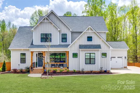 1079 Sage Pine Cir, Clover, SC 29710