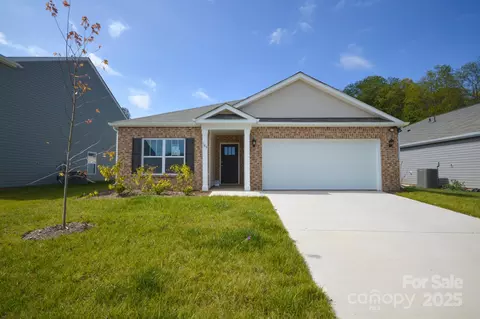 185 Callie River Ct, Clyde, NC 28721