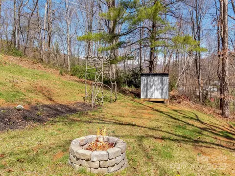 Exterior - 37 Brian Dr, Canton, NC 28716 photo 5 of 9