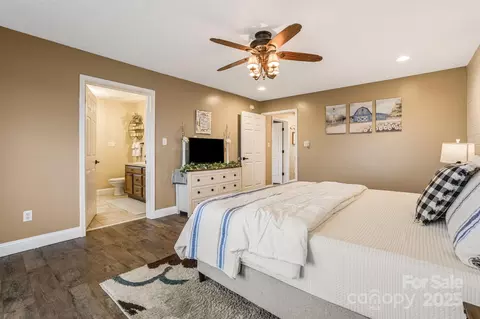 Bedroom - 139 Grassy Fields Dr, Marshall, NC 28753 photo 3 of 7