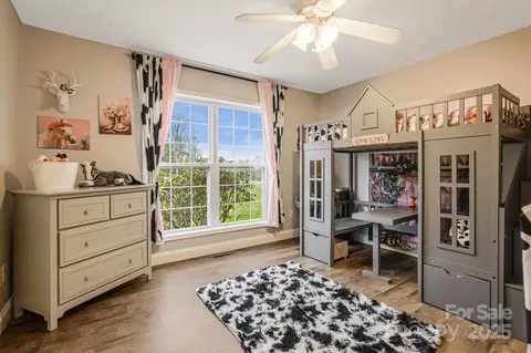 Bedroom - 139 Grassy Fields Dr, Marshall, NC 28753 photo 6 of 7