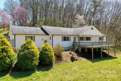 250 Bannock Dr, Clyde, NC 28721