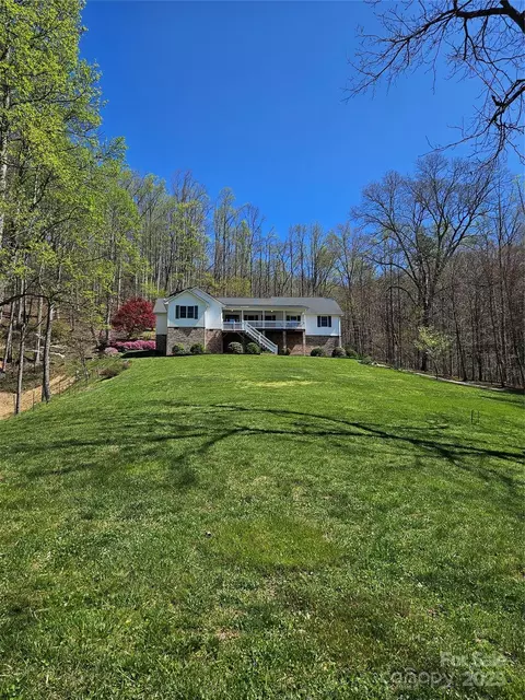 34 Garren Mountain Ln, Fairview, NC 28730