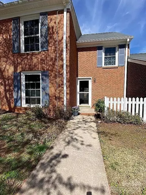 305 Wenwood Cir, Greenville, SC 29607