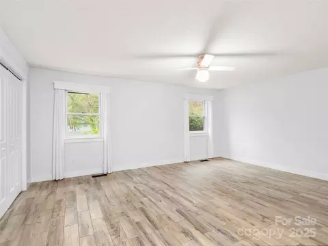 Bedroom - 373 Vineyard Rd, Tryon, NC 28782 photo 2 of 5