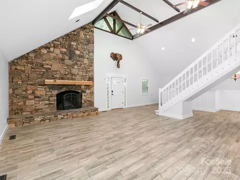 Living - 373 Vineyard Rd, Tryon, NC 28782 photo 2 of 7