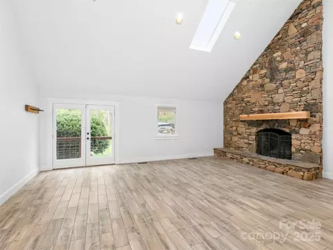 Living - 373 Vineyard Rd, Tryon, NC 28782 photo 3 of 7