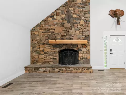 Living - 373 Vineyard Rd, Tryon, NC 28782 photo 4 of 7