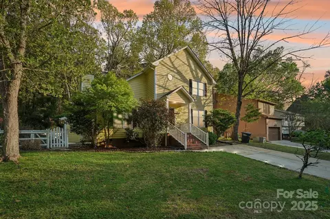 6005 Lanai Ln, Tega Cay, SC 29708