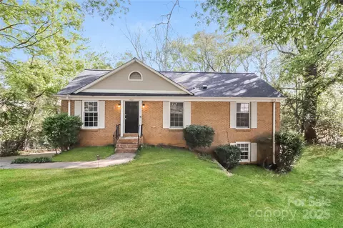 6001 Plaza Ln, Charlotte, NC 28215