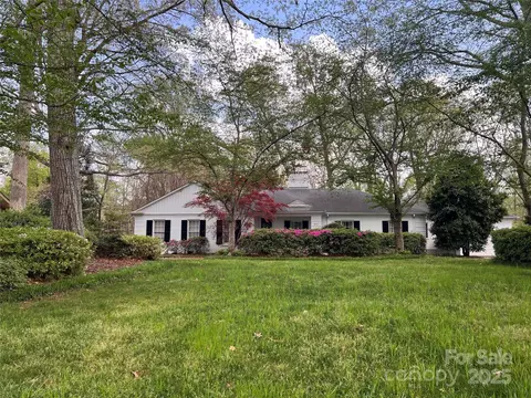 4059 Abingdon Rd, Charlotte, NC 28211