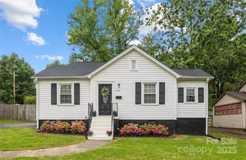 2414 Remount Rd, Charlotte, NC 28208