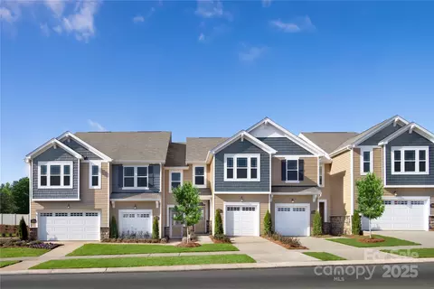 7204 Hodges Meadow Ln, Charlotte, NC 28213