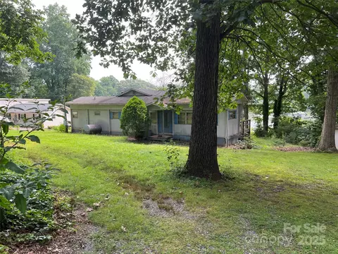 3136 Bass Dr, Sherrills Ford, NC 28673