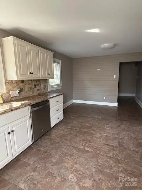 Other - 705 3rd Nw Ave NW, Hickory, NC 28601 photo 1 of 9