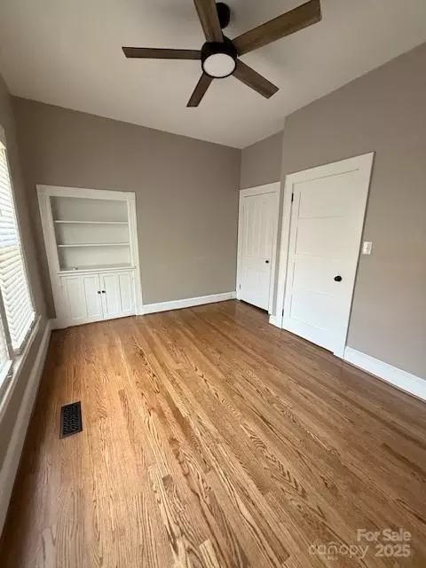 Bedroom - 705 3rd Nw Ave NW, Hickory, NC 28601 photo 4 of 5