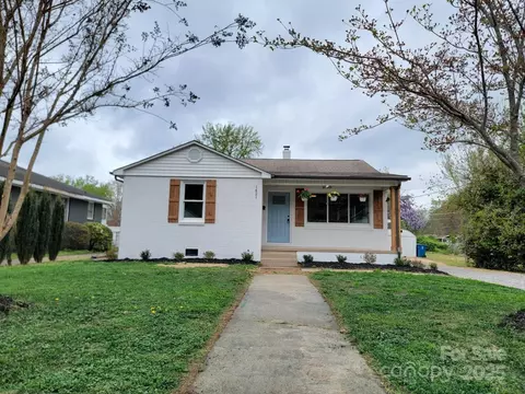 1421 Van Nuys St, Salisbury, NC 28144