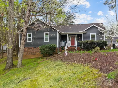813 Deer Path Pl, Mooresville, NC 28115