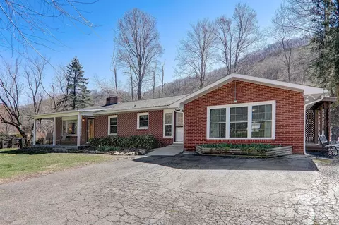 2541 Dellwood Rd, Waynesville, NC 28786