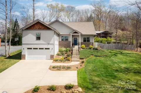 19 Dynasty Ln, Candler, NC 28715