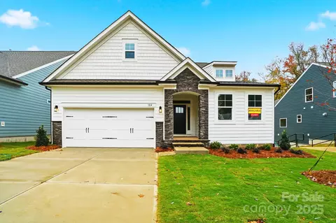 104 S Inneswood Ln, Mooresville, NC 28115
