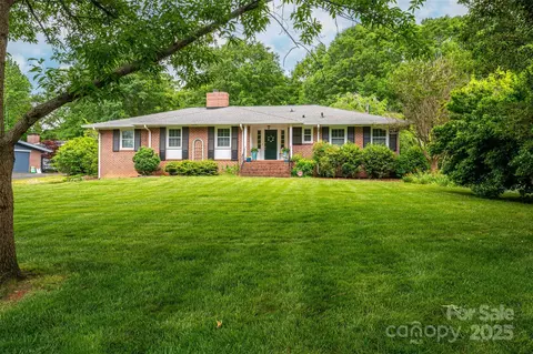 2515 Sheffield Dr, Gastonia, NC 28054