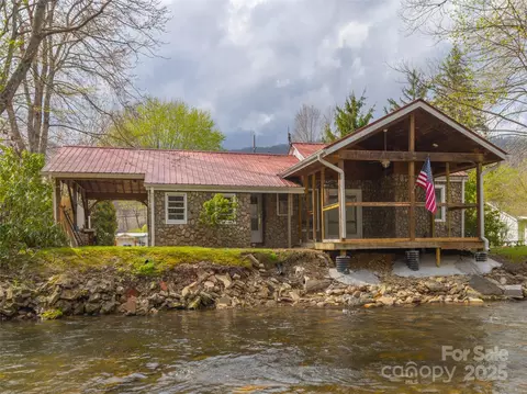 1159 Sulphur Springs Rd, Waynesville, NC 28786