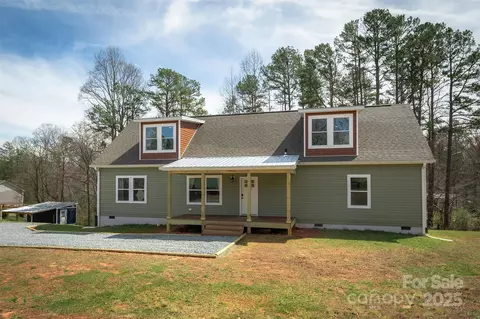 138 Lee Dr, Marion, NC 28752