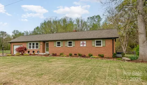 424 Mirror Lake Rd, Salisbury, NC 28146