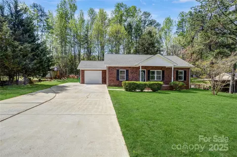 6549 Wesbrook Dr, Charlotte, NC 28214