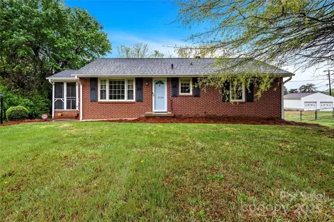 4106 Patsy Dr, Winston Salem, NC 27107
